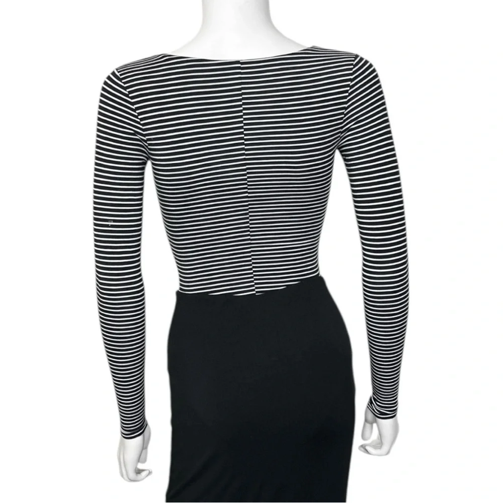 Everlane The Long Sleeve V-Neck Bodysuit in Black/White Stripe - sz XXS